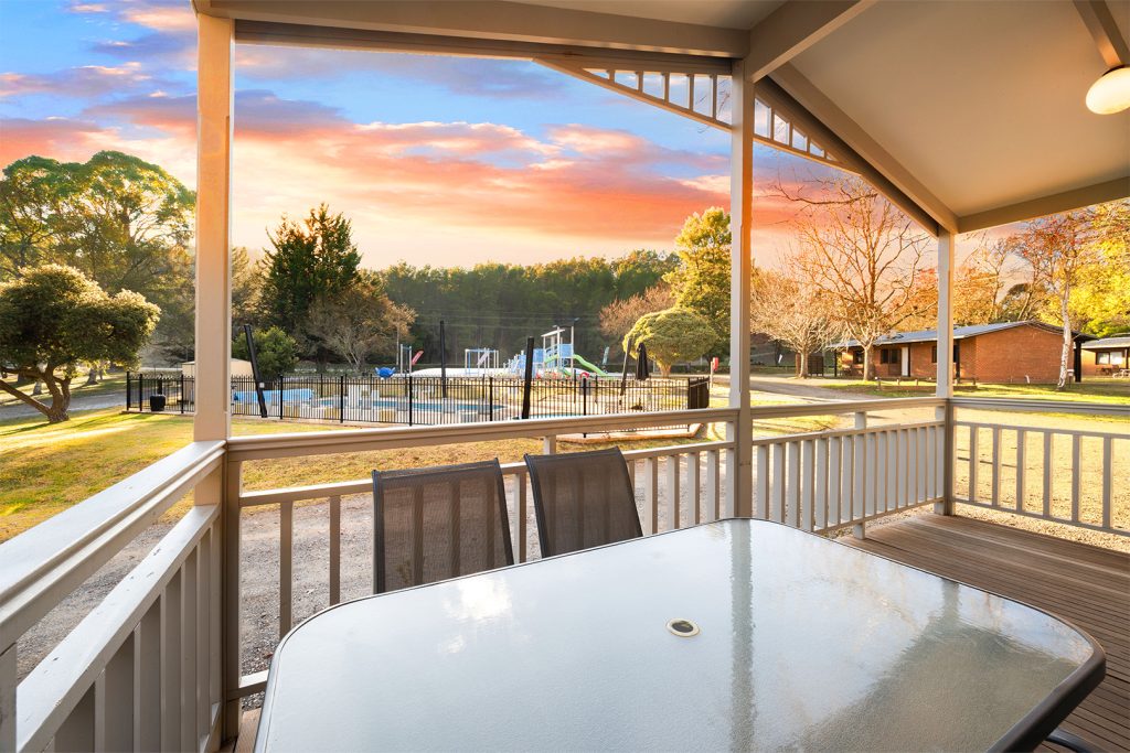 02-bright-valley-holiday-park-poolside-villa-2brm Bright Valley Holiday Park, Porepunkah, Alpine Area, Mount Buffalo, Ovens River, 3 Bedroom Accommodation, Poolside Villa, Accomodation in Bright Victoria