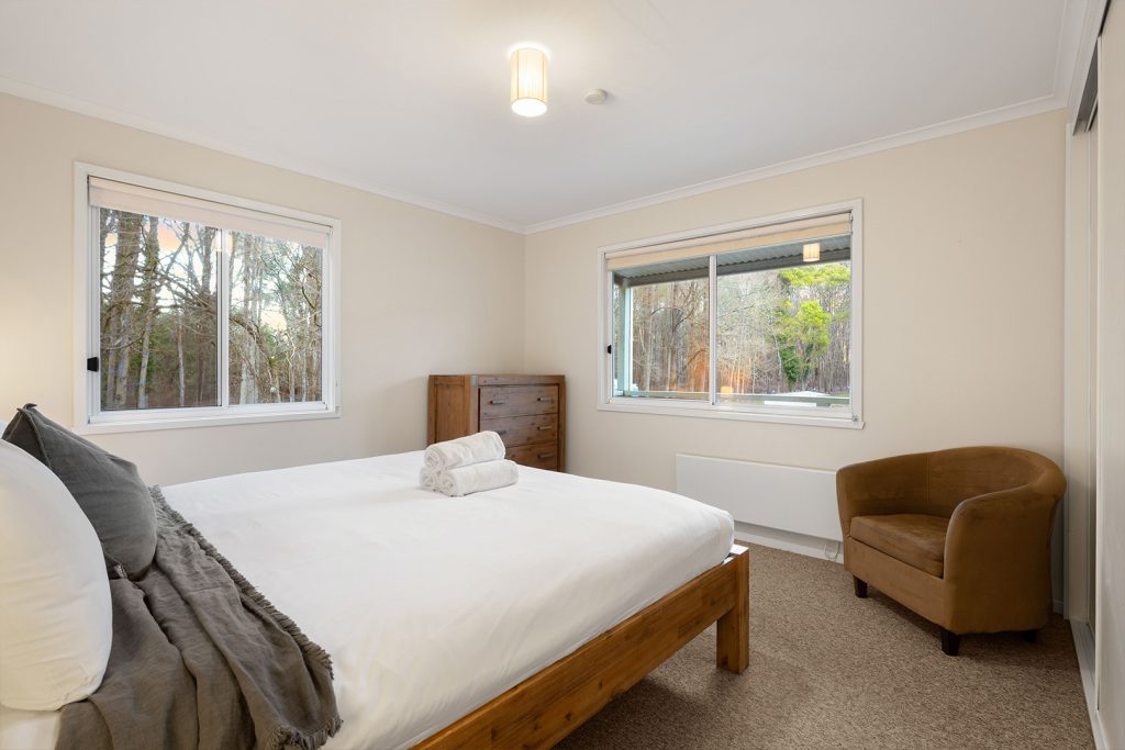07-bright-valley-holiday-park-buffalo-view-3brm Bright Valley Holiday Park, Porepunkah, Alpine Area, Mount Buffalo, 3 Bedroom Accommodation, Buffalo View, Holiday Home