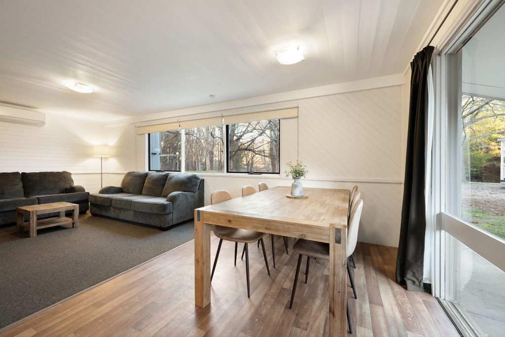 10-bright-valley-holiday-park-riverbend-retreat-2brm Bright Valley Holiday Park, Porepunkah, Alpine Area, Mount Buffalo, 2 Bedroom Accommodation, Riverbend Retreat, Holiday Home